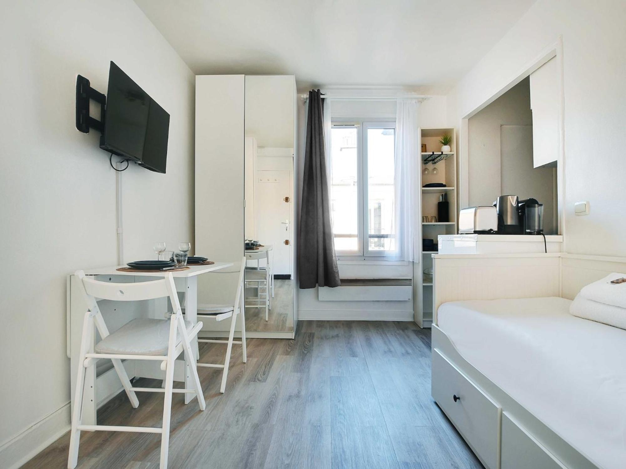 Modern - 2p - Faubourg Saint Antoine 11th Arr * Parijs